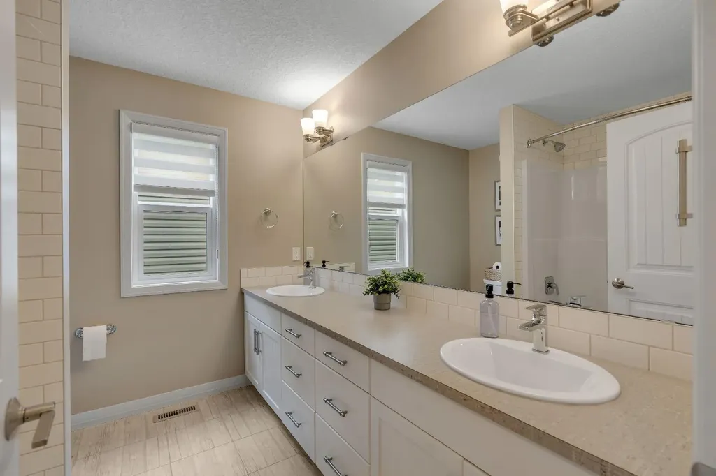 369 Clydesdale Way Cochrane AB T4C 0X2