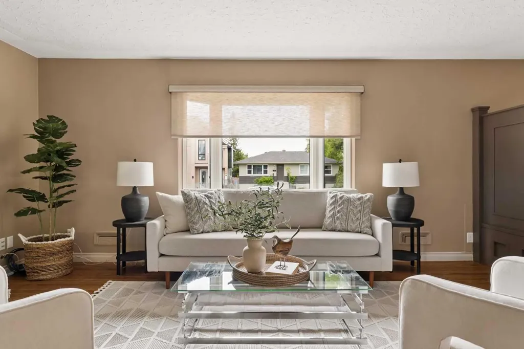 220 41 Avenue NW Calgary AB T2K 0G8