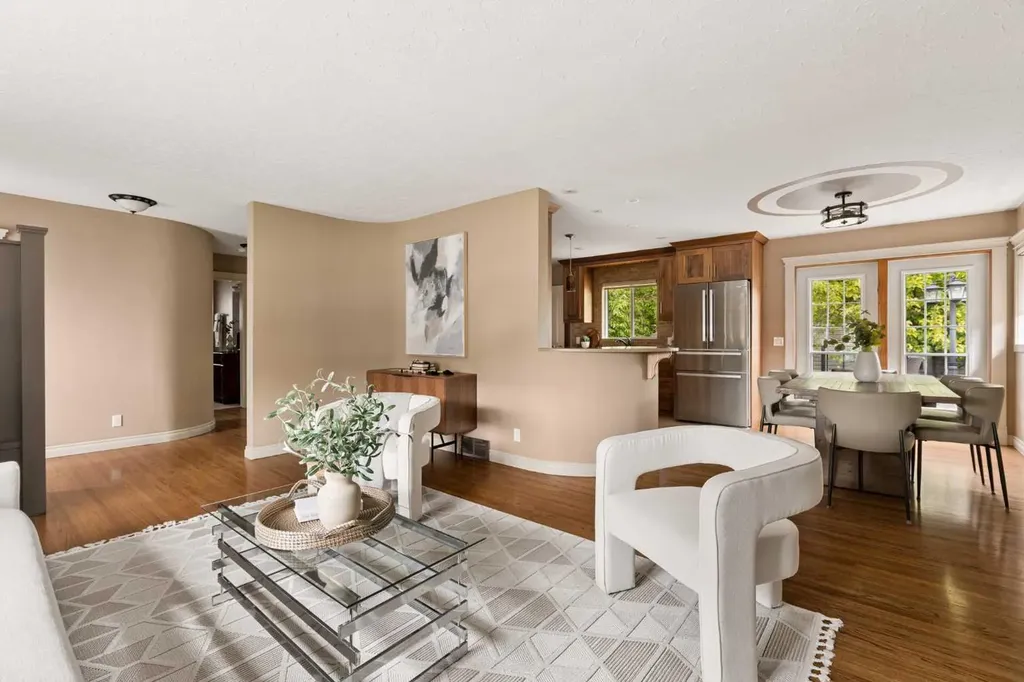 220 41 Avenue NW Calgary AB T2K 0G8