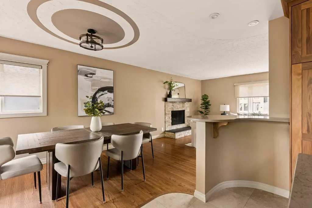 220 41 Avenue NW Calgary AB T2K 0G8
