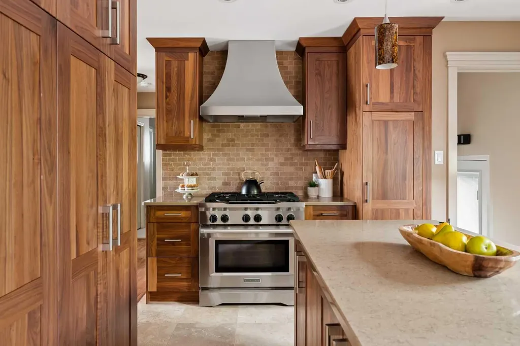220 41 Avenue NW Calgary AB T2K 0G8