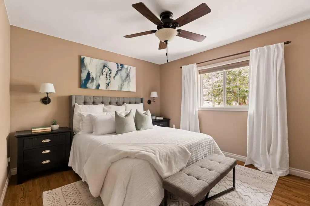 220 41 Avenue NW Calgary AB T2K 0G8