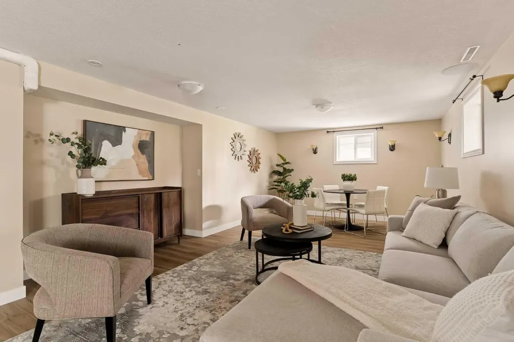 220 41 Avenue NW Calgary AB T2K 0G8