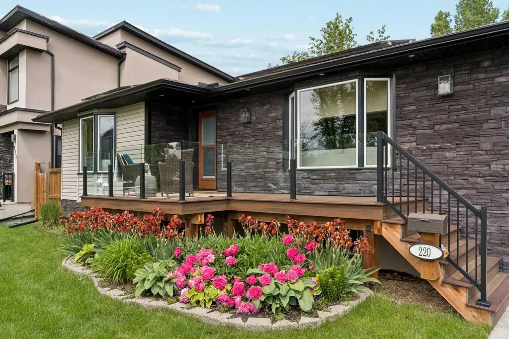 220 41 Avenue NW Calgary AB T2K 0G8