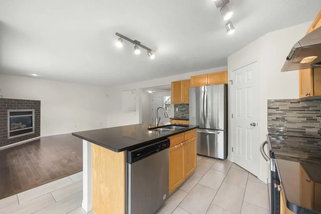 144 Panamount Lane NW Calgary AB T3K 5Y6