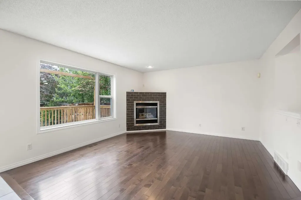 144 Panamount Lane NW Calgary AB T3K 5Y6