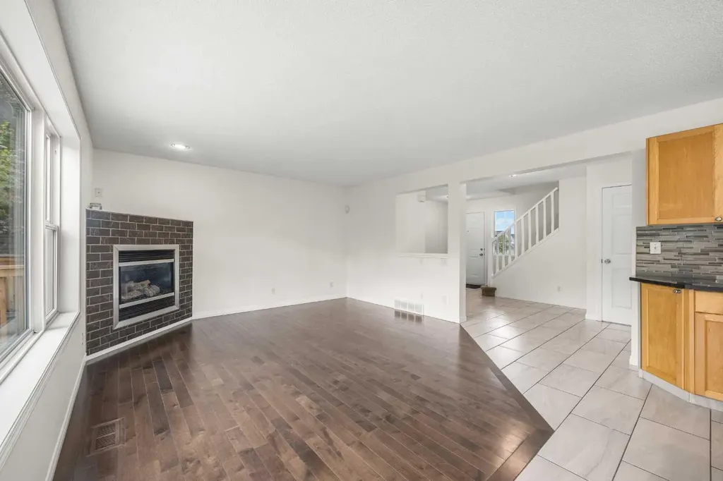 144 Panamount Lane NW Calgary AB T3K 5Y6