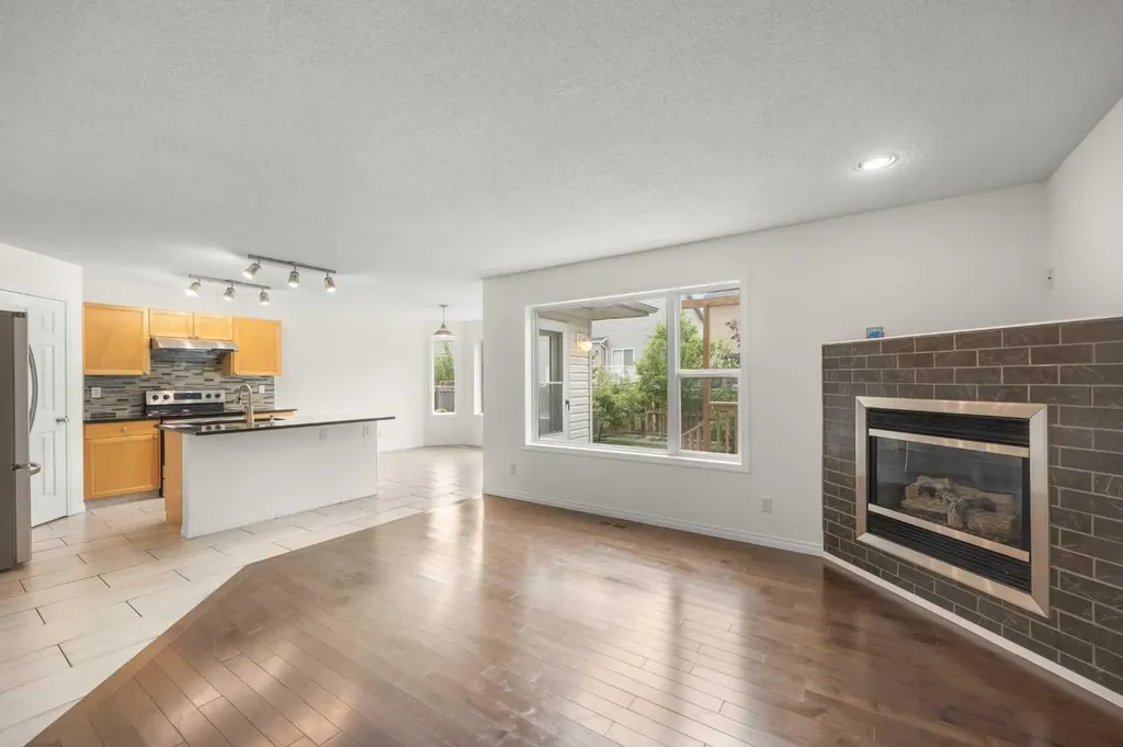 144 Panamount Lane NW Calgary AB T3K 5Y6