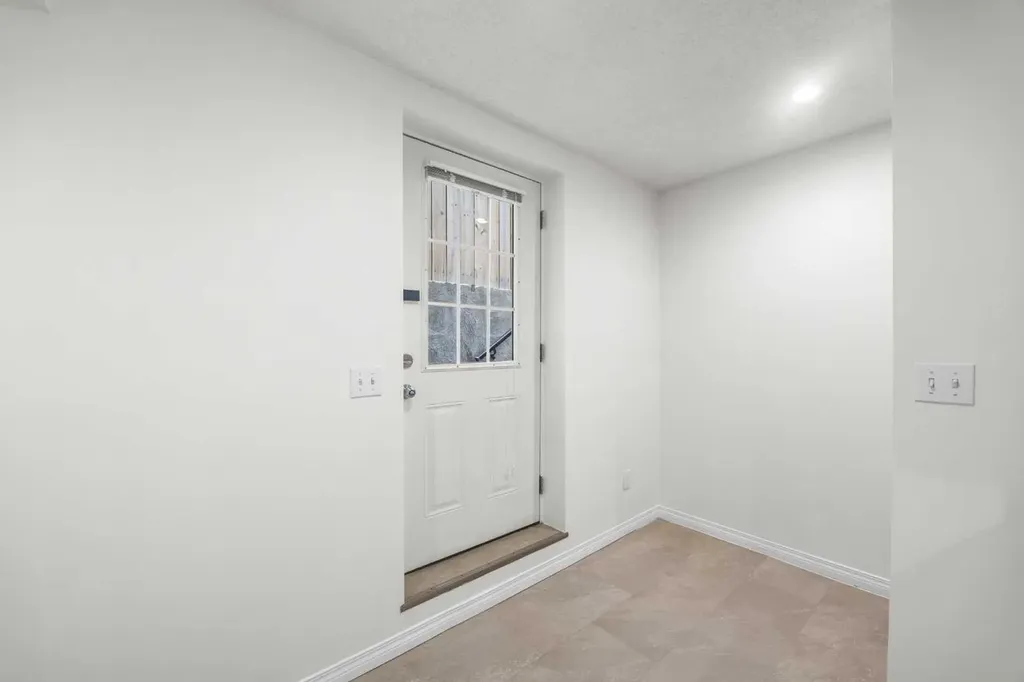 144 Panamount Lane NW Calgary AB T3K 5Y6