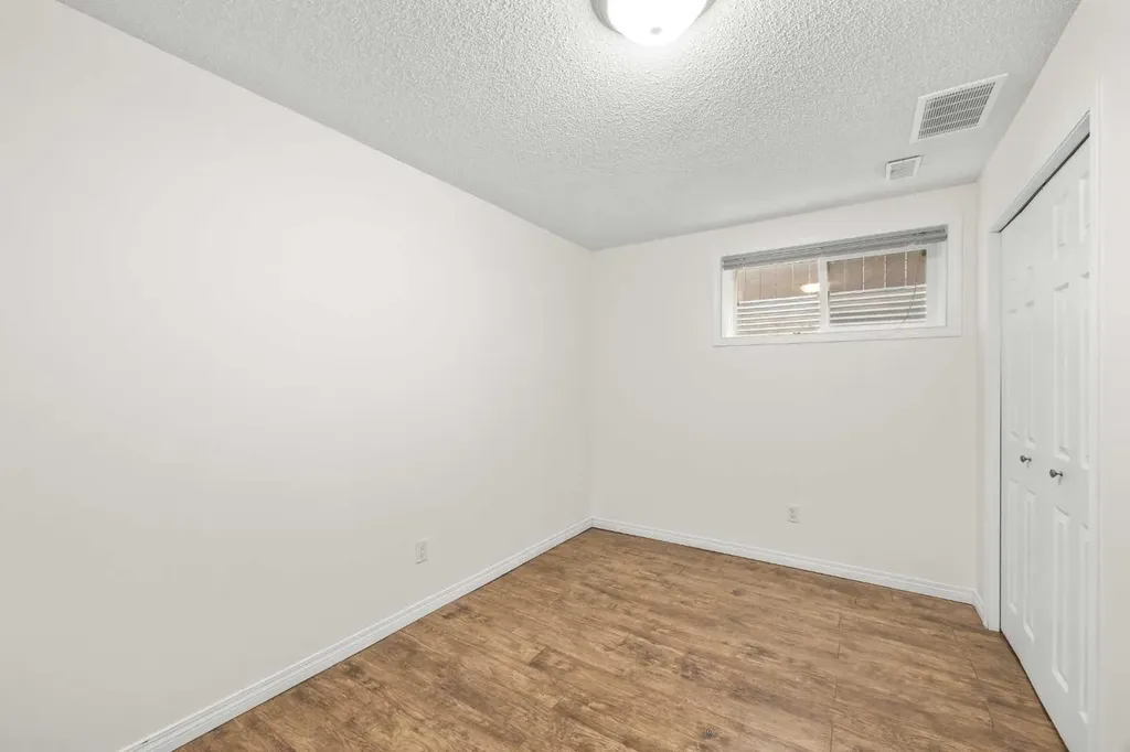 144 Panamount Lane NW Calgary AB T3K 5Y6