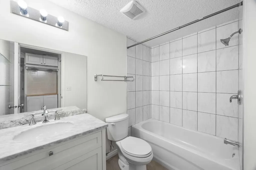 144 Panamount Lane NW Calgary AB T3K 5Y6