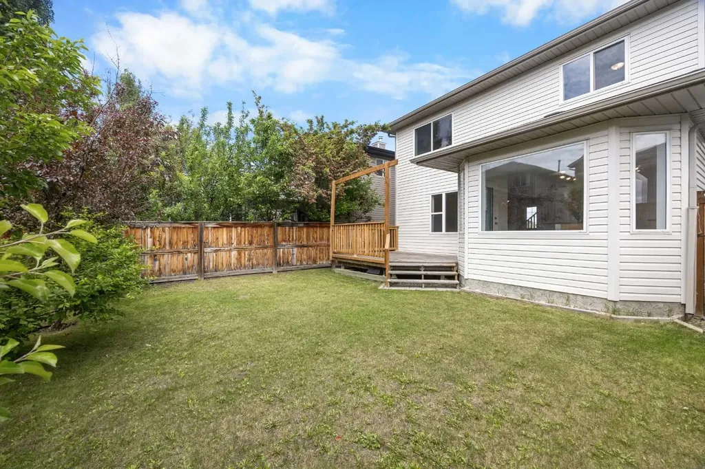 144 Panamount Lane NW Calgary AB T3K 5Y6