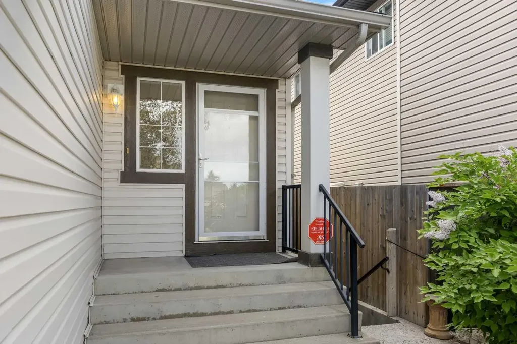 144 Panamount Lane NW Calgary AB T3K 5Y6