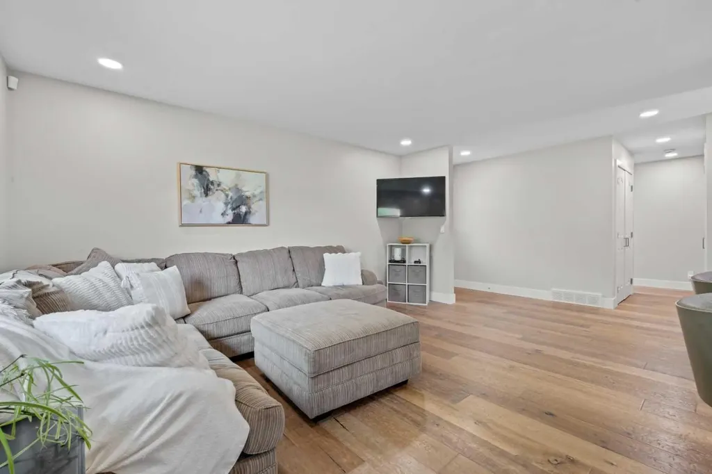 331 Midglen Place SE Calgary AB T2X 1H8