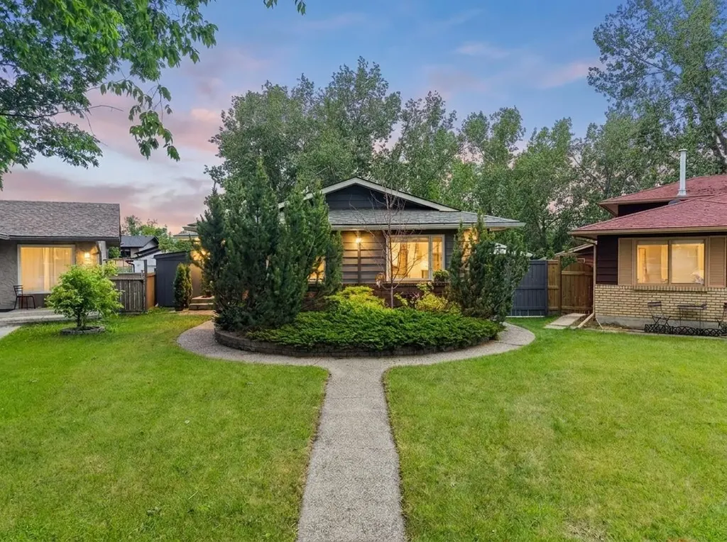 331 Midglen Place SE Calgary AB T2X 1H8