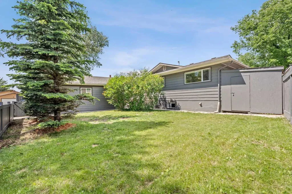 331 Midglen Place SE Calgary AB T2X 1H8