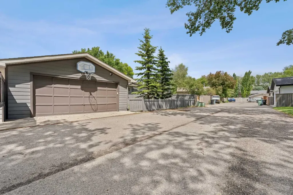 331 Midglen Place SE Calgary AB T2X 1H8