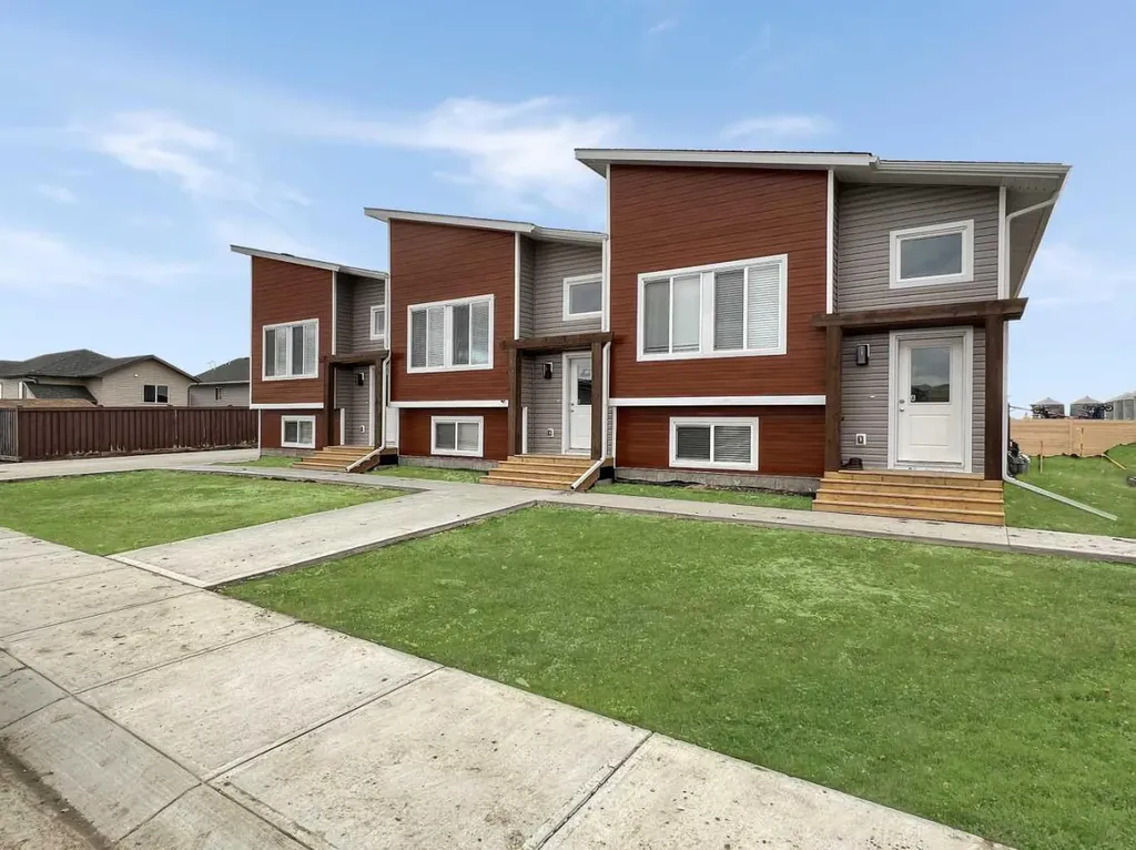 9549 114 Avenue Clairmont AB T8X0W7