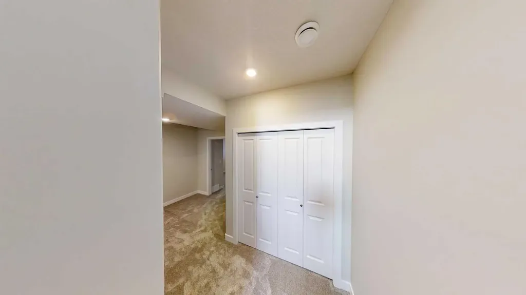9549 114 Avenue Clairmont AB T8X0W7