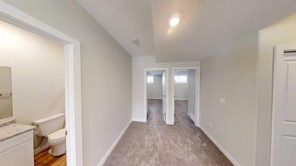 9549 114 Avenue Clairmont AB T8X0W7