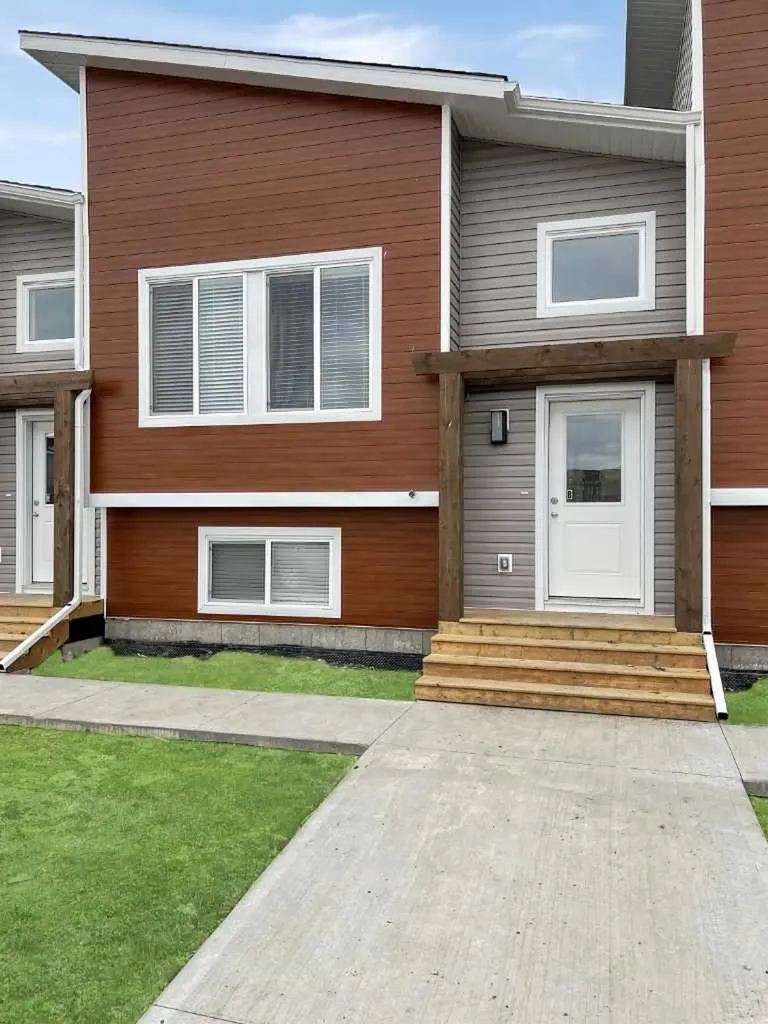 9549 114 Avenue Clairmont AB T8X0W7