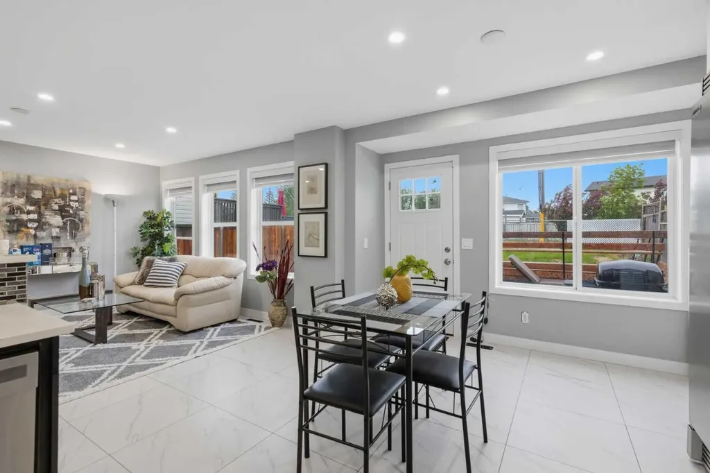 319 Coventry Road NE Calgary AB T3K5K5