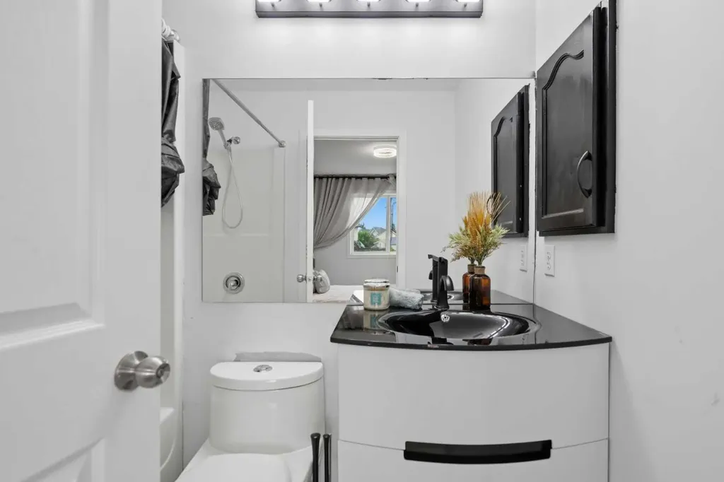 319 Coventry Road NE Calgary AB T3K5K5