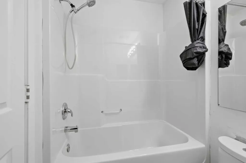 319 Coventry Road NE Calgary AB T3K5K5