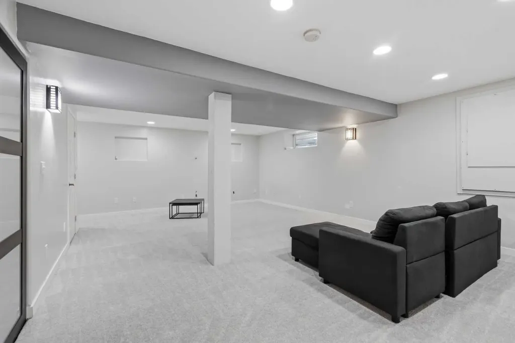 319 Coventry Road NE Calgary AB T3K5K5