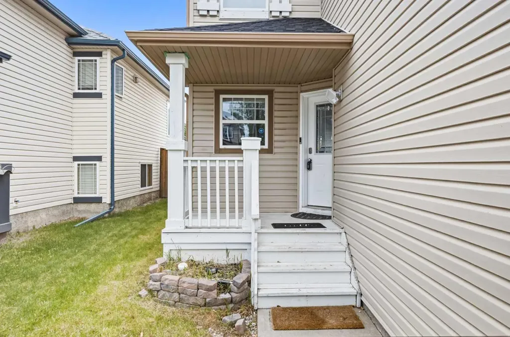 319 Coventry Road NE Calgary AB T3K5K5