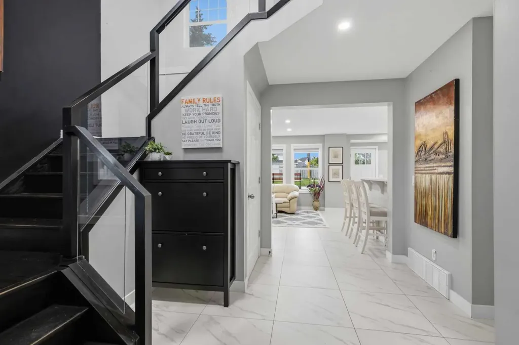 319 Coventry Road NE Calgary AB T3K5K5