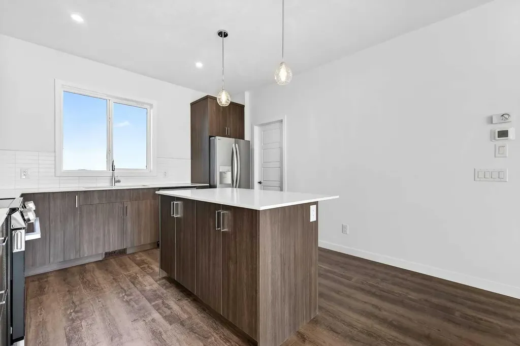 34 Red Embers Plaza NE Calgary AB T3N 2W1