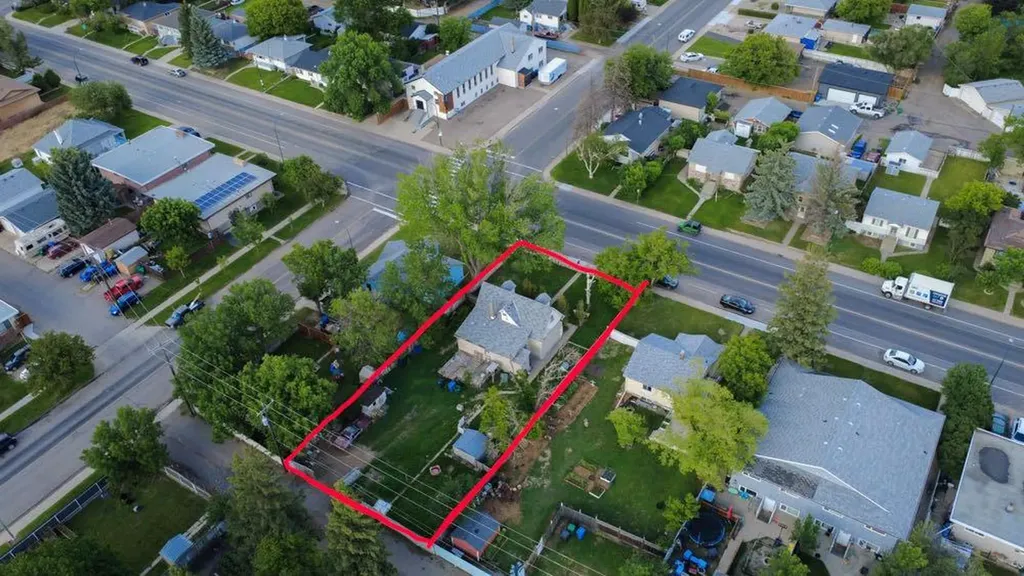 1218 13 Street N Lethbridge AB T1H2T6