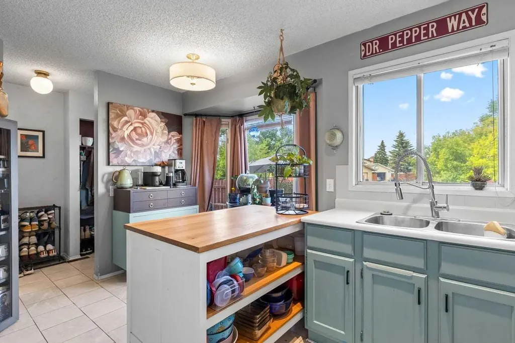 116 Sunbank Way SE Calgary AB T2X 2B6