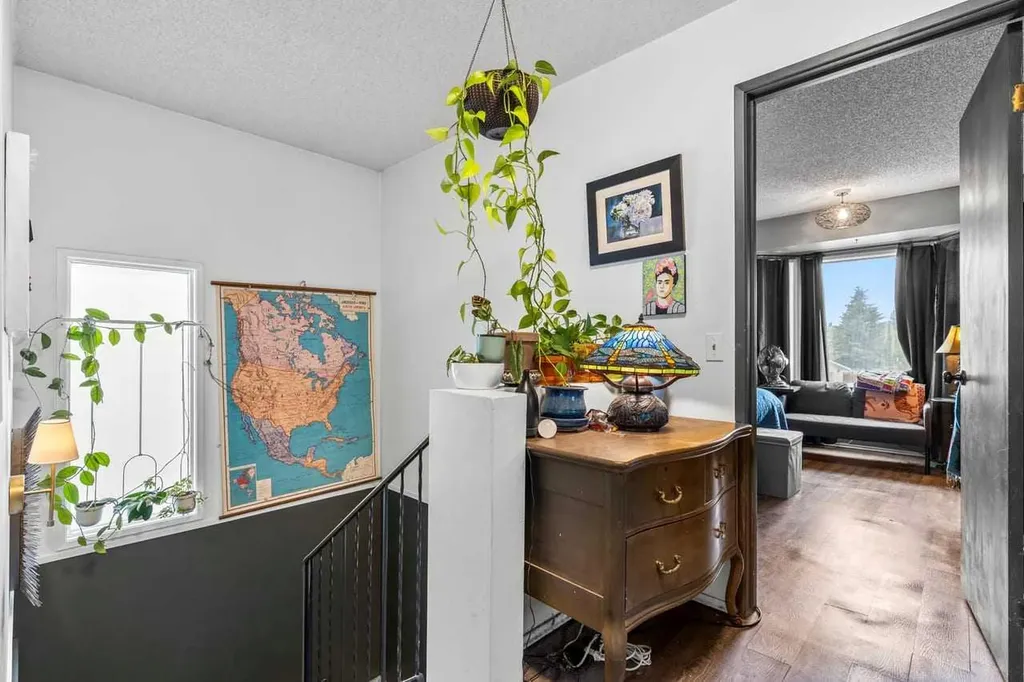 116 Sunbank Way SE Calgary AB T2X 2B6