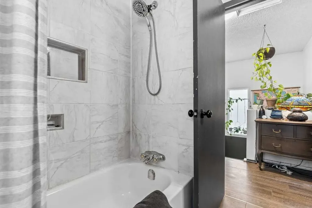 116 Sunbank Way SE Calgary AB T2X 2B6