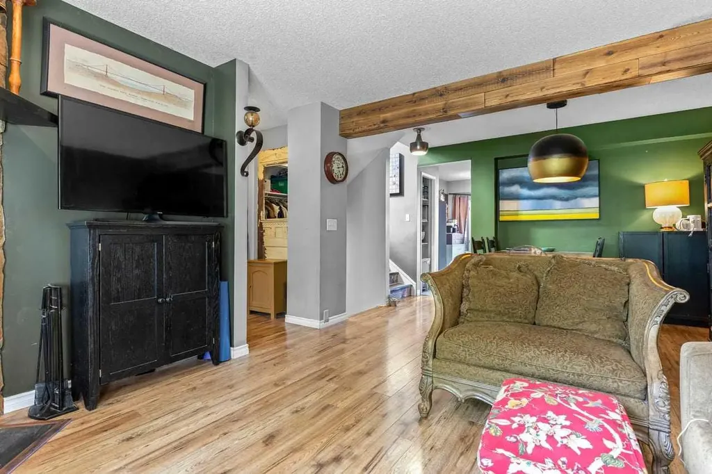 116 Sunbank Way SE Calgary AB T2X 2B6