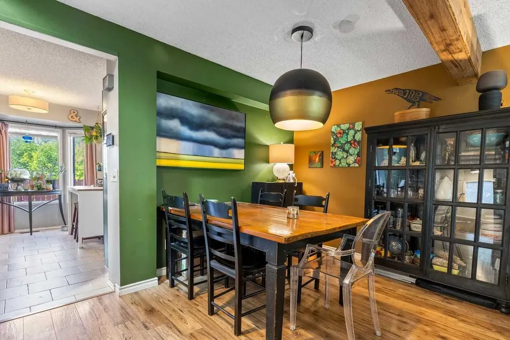 116 Sunbank Way SE Calgary AB T2X 2B6