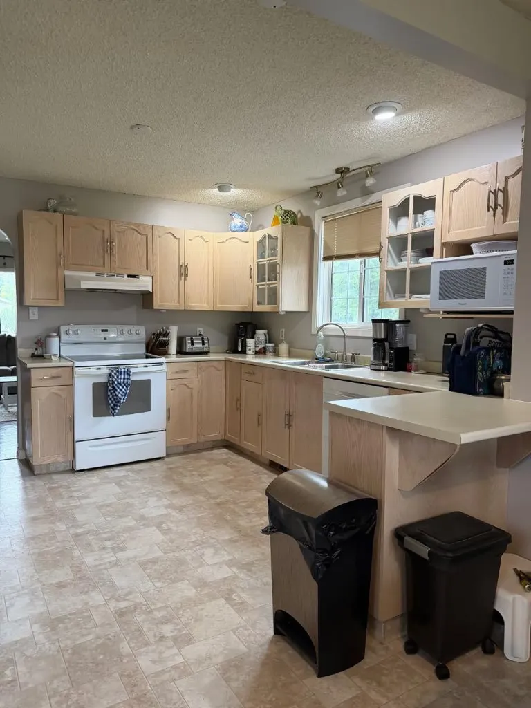 10107 90 Avenue Grande Prairie AB T8V 0E8