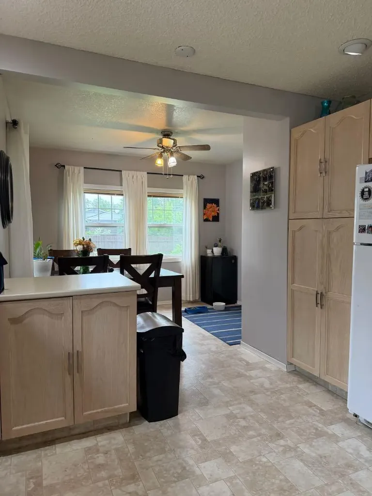 10107 90 Avenue Grande Prairie AB T8V 0E8