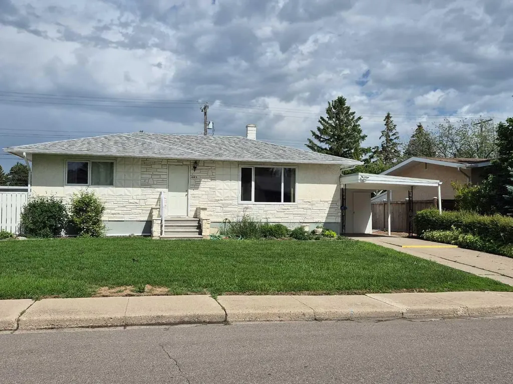 1023 29a Street S Lethbridge AB T1K 2X8