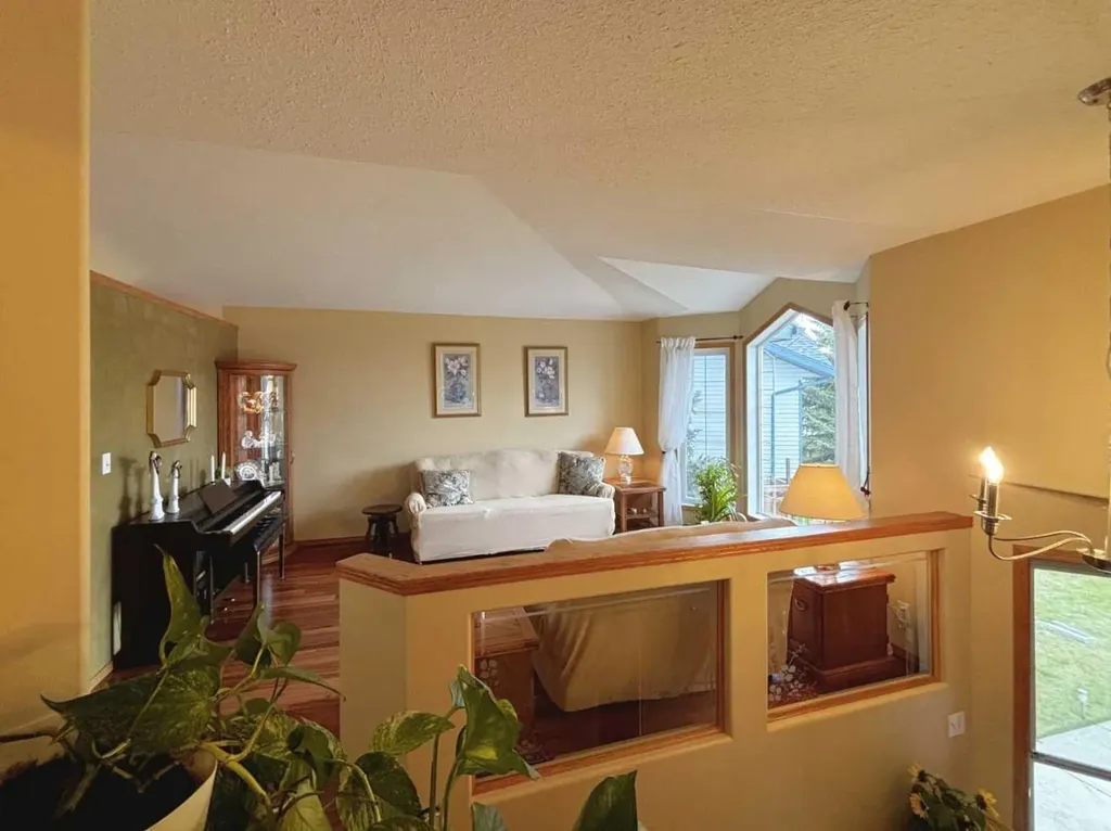 6244 Cypress Close Olds AB T4H 1M7