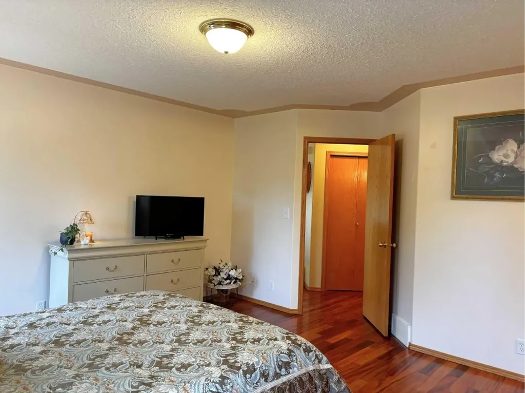 6244 Cypress Close Olds AB T4H 1M7