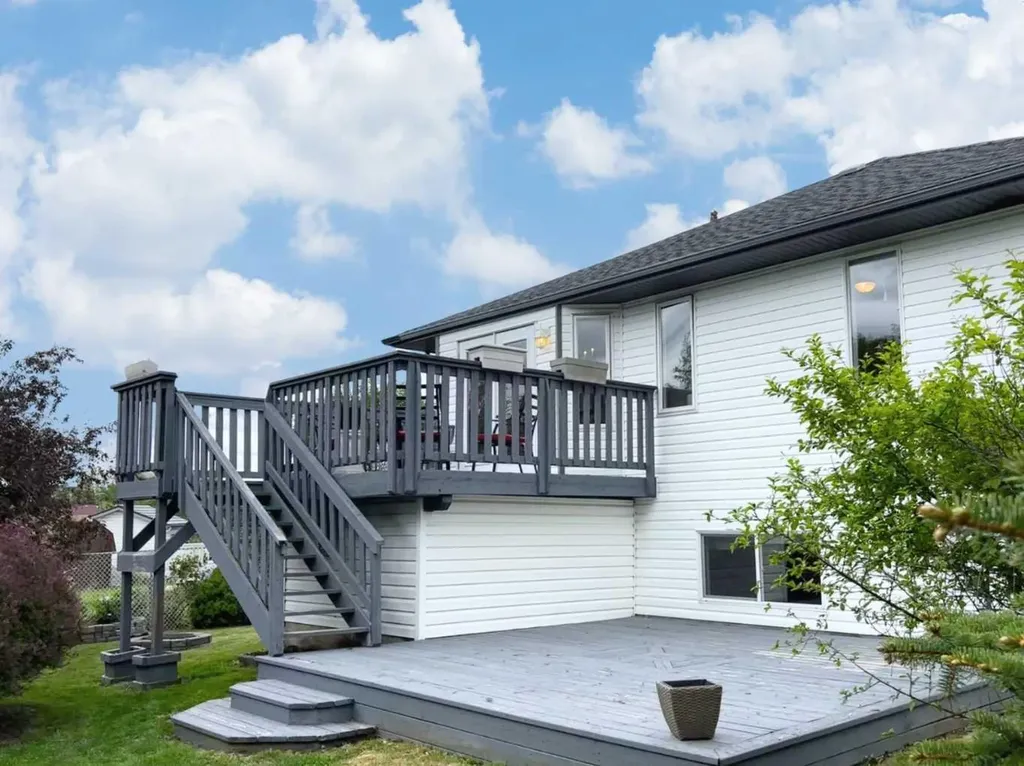 6244 Cypress Close Olds AB T4H 1M7