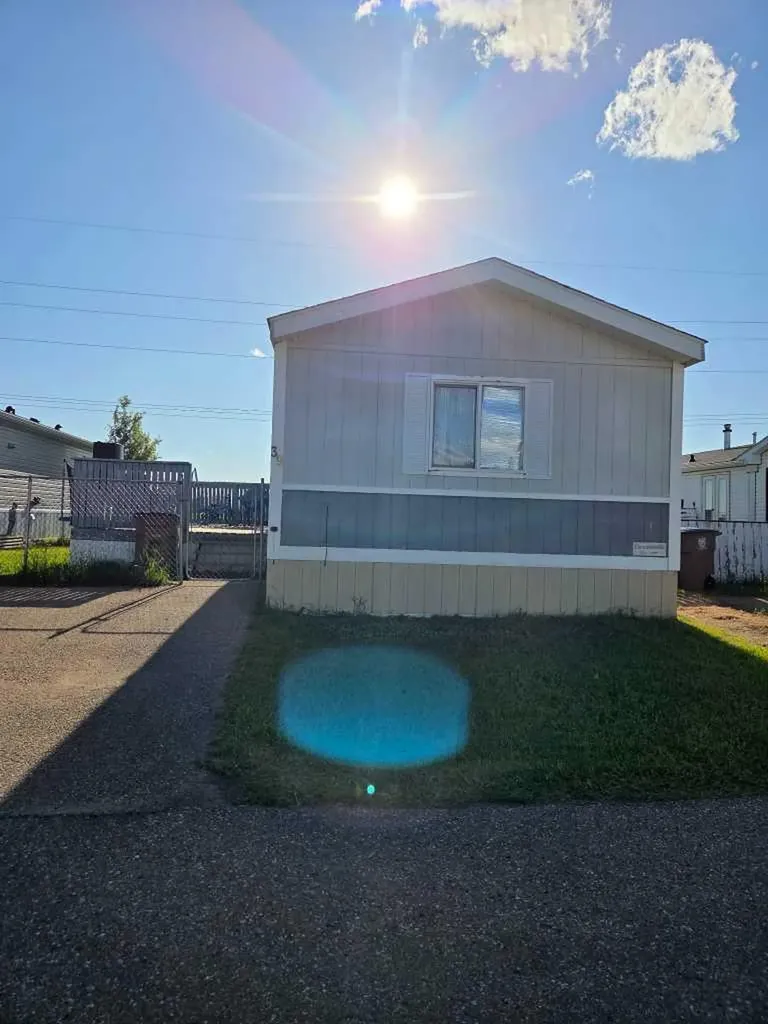 39 Maple Drive Brooks AB T1R 1J2