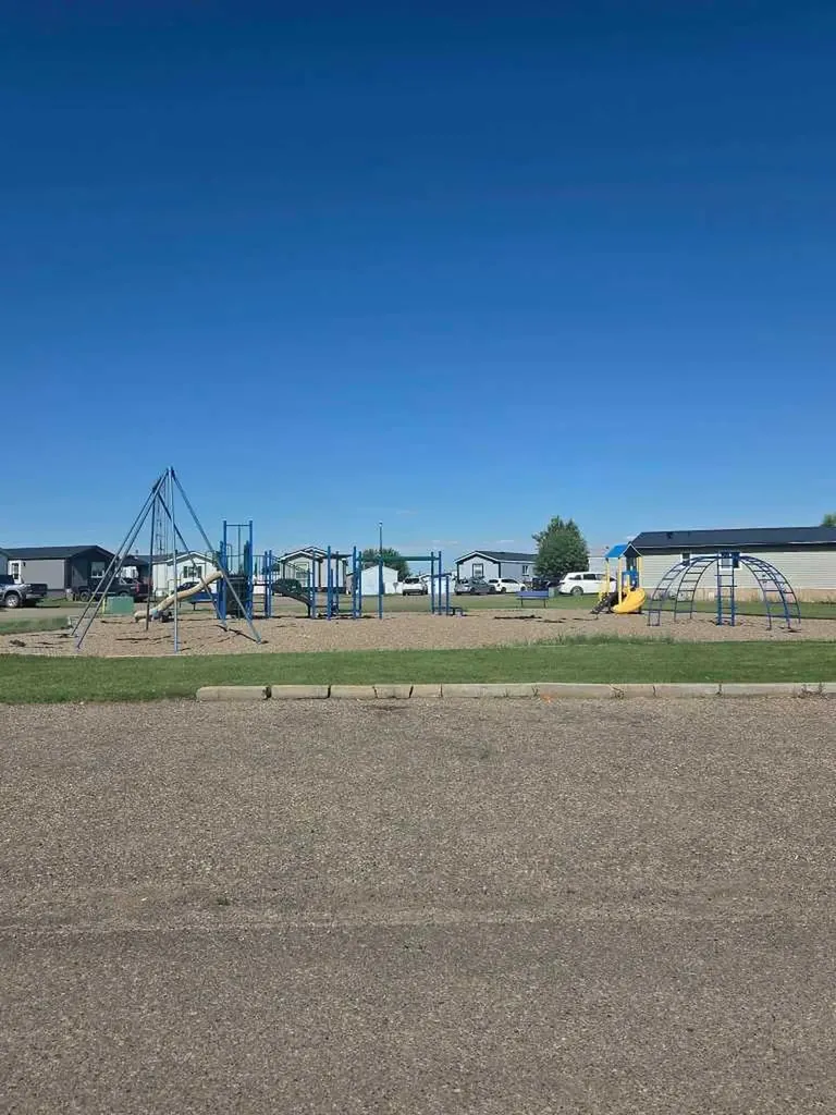 39 Maple Drive Brooks AB T1R 1J2