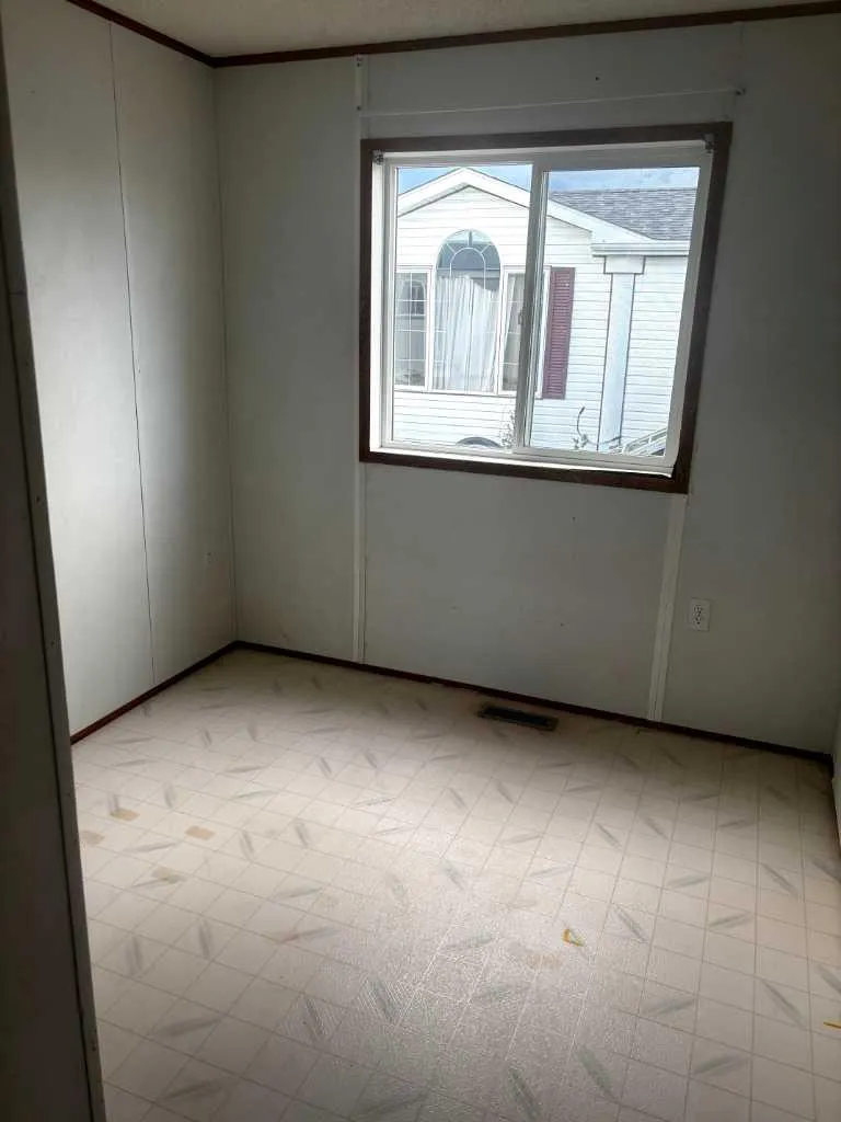 39 Maple Drive Brooks AB T1R 1J2