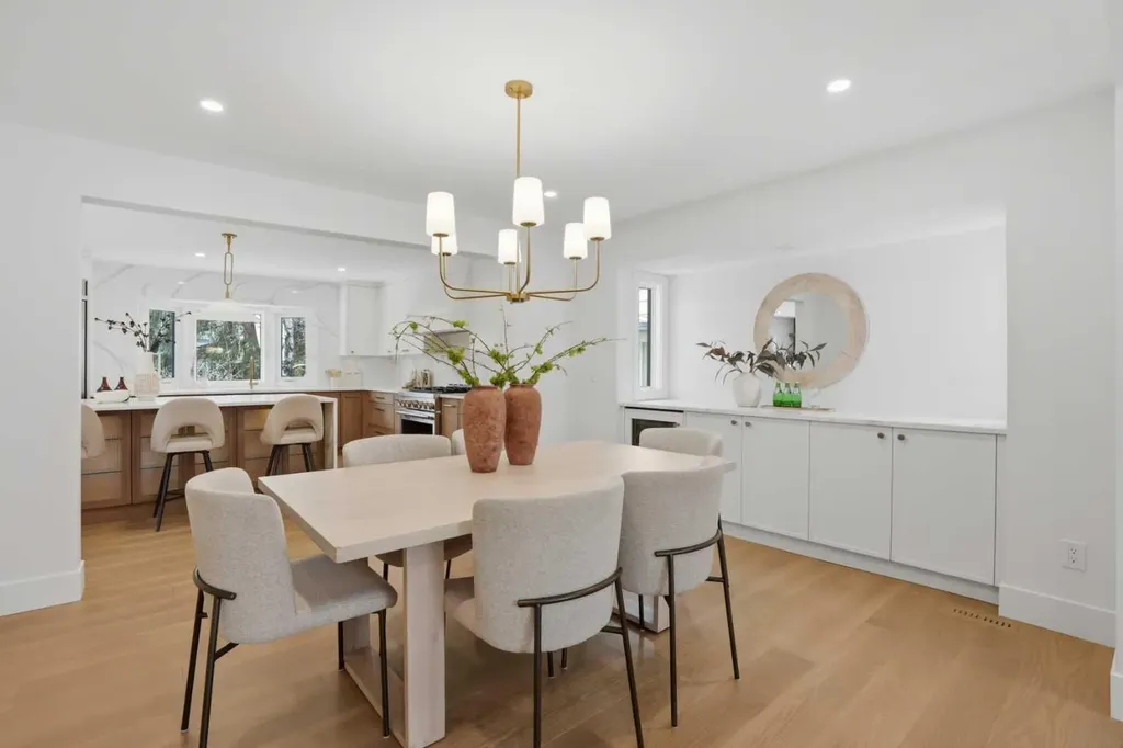 119 Canterville Road SW Calgary AB T2W 4R2