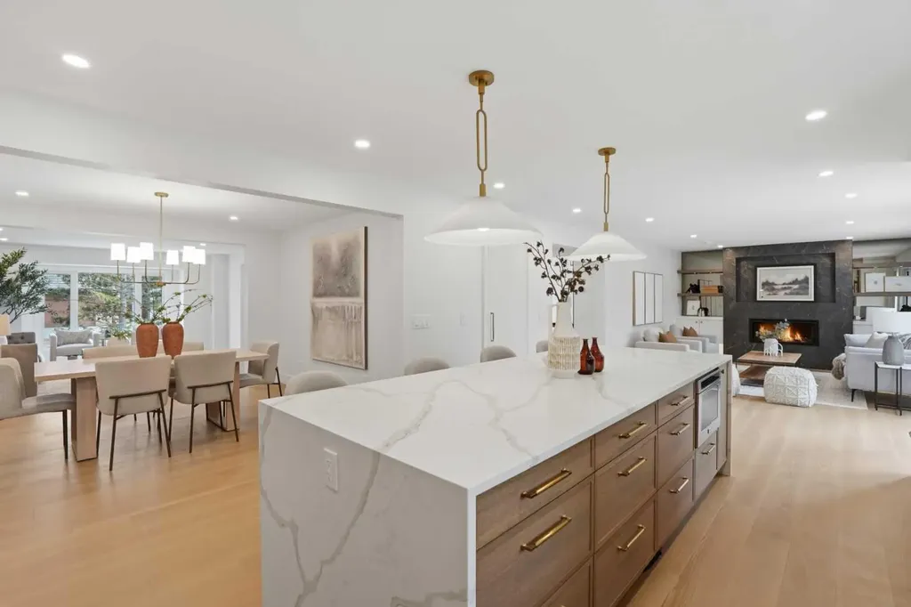 119 Canterville Road SW Calgary AB T2W 4R2