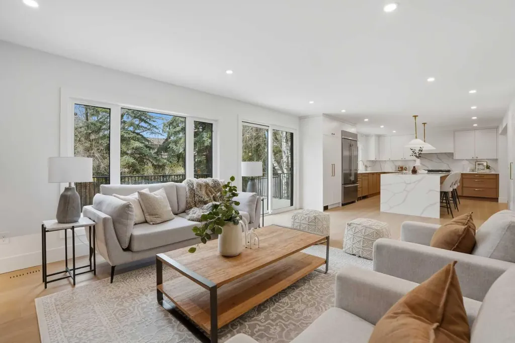 119 Canterville Road SW Calgary AB T2W 4R2